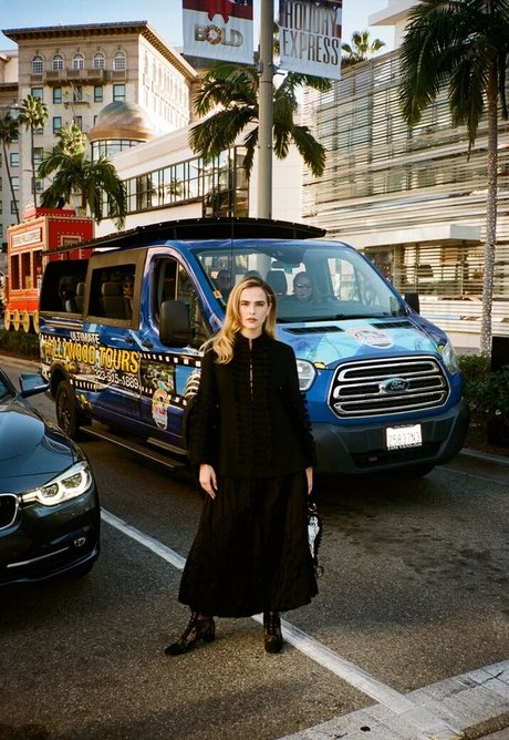 Zoey Deutch exclusive pornstar images