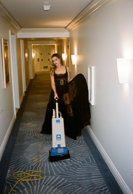 Zoey Deutch xxx pornstar img