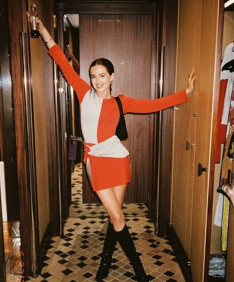 Zoey Deutch star nice gallery