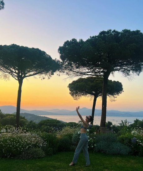 Zoey Deutch high quality actress photos