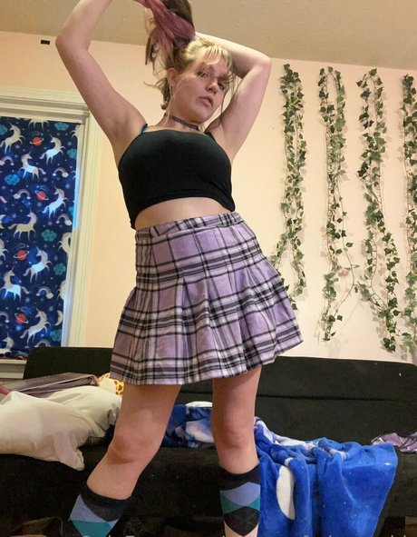 zoeybenzz hd actress image