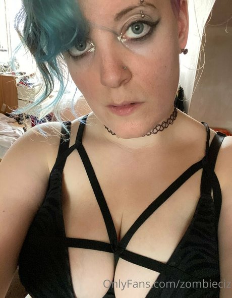 zombieciz hot model images