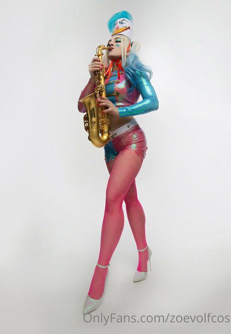 zoevolfcos star hot image