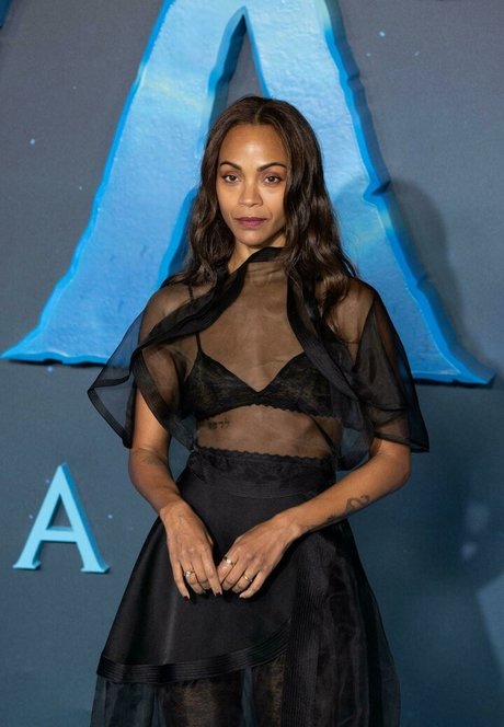 Zoe Saldana sex star pics