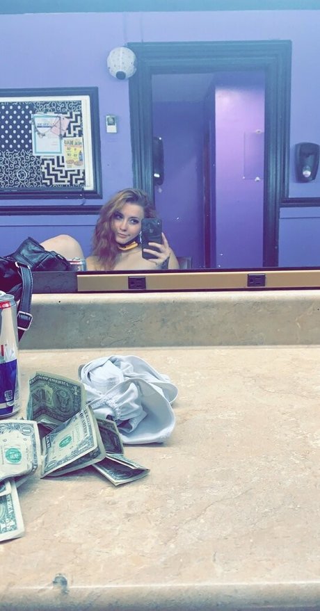 zoelovve free nude model image