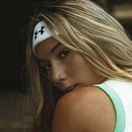 Zoella McKay erotic pornstar gallery