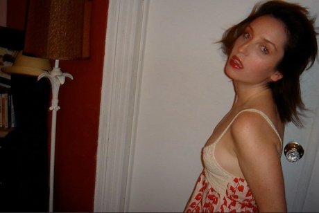Zoe Lister Jones model nice picture