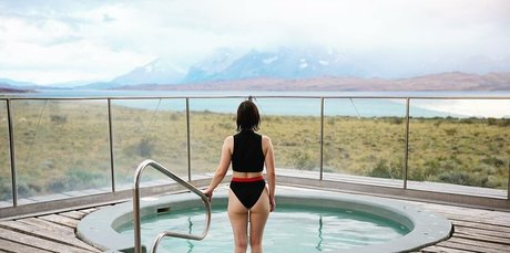 Zoe Lister Jones model nice galleries