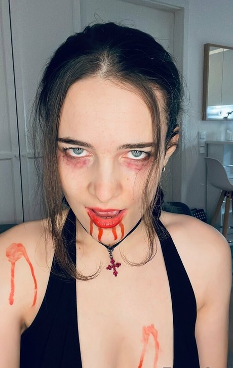 zoenafree star pretty photo