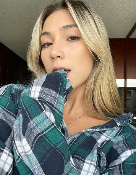 zoellaaa art actress galleries