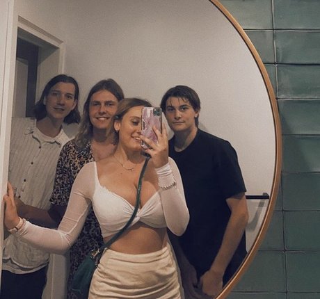 Zoe H best model archive