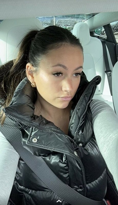 Zoe Fergurson model sexy pics