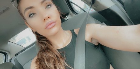 zoee12 hot actress pics