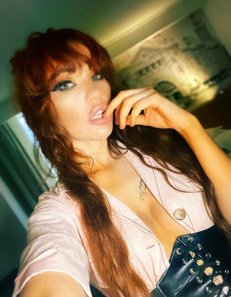 zoee12 star erotic img