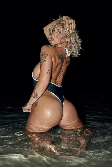 Zoe Consagra hot star archive