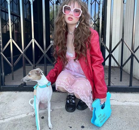 Zoe Colletti pornstar perfect images