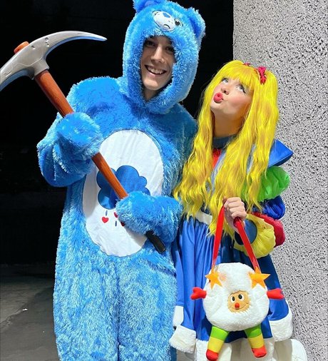 Zoe Colletti pretty model image