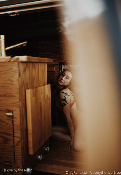 zoebytheriverfree xxx pornstar photos