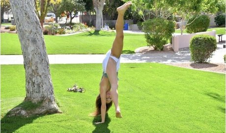 Zoe Bloom star best pics