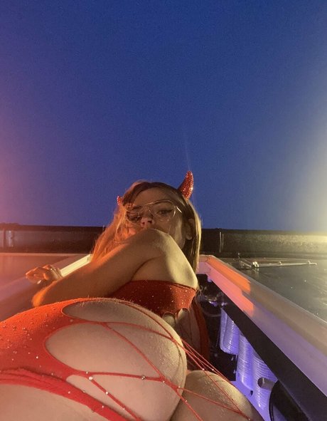 Zoe Azure erotic actress gallery