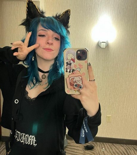 zerggiee model adult pic