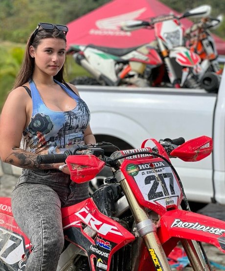 Mariana Echeverri nice model gallery