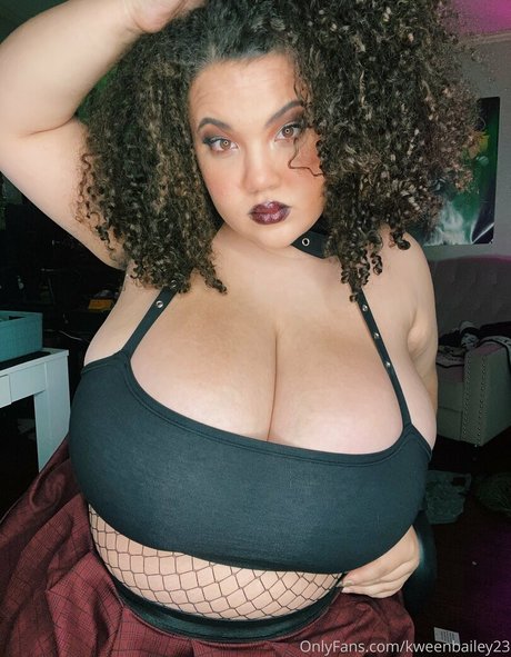 Kweenbailey23 adult model gallery