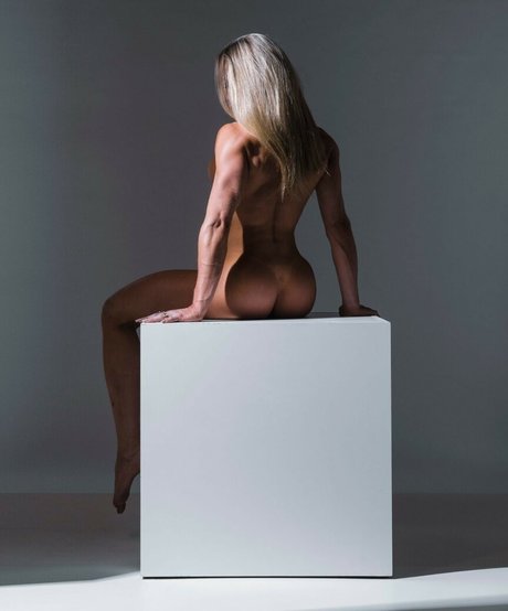 Aline Hirth erotic star photo