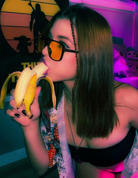 shulyyyyyy model perfect photo