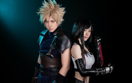 Rus Piano naked model photo