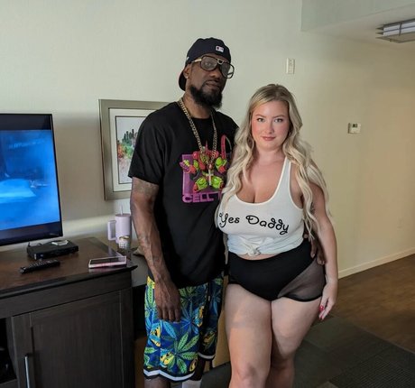 pawgdownthestreet121 naked star gallery