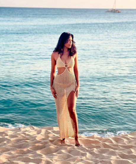 Clemence Botino star free pic