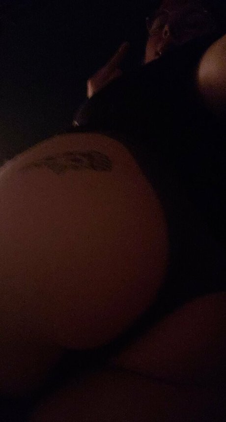 peachykeenstine22 sexy model img