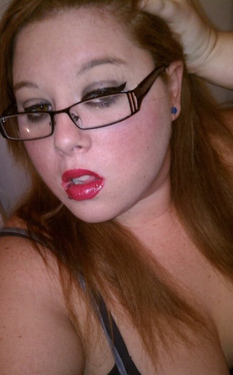 tkchaotic model naked photo