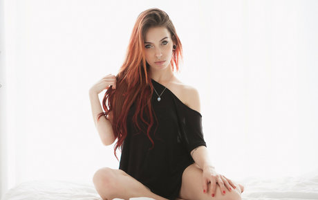 euforia model hot pictures