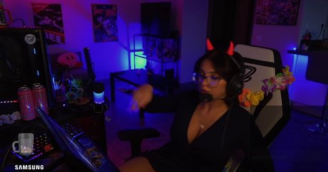 Juli Byonett model erotic img