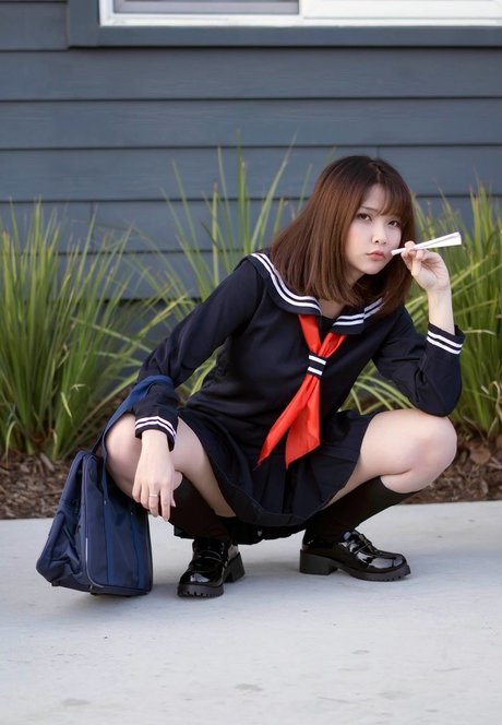 Hana Bunny sexy actress gallery