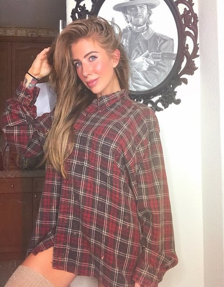 Coconut Kitty pornstar high quality img