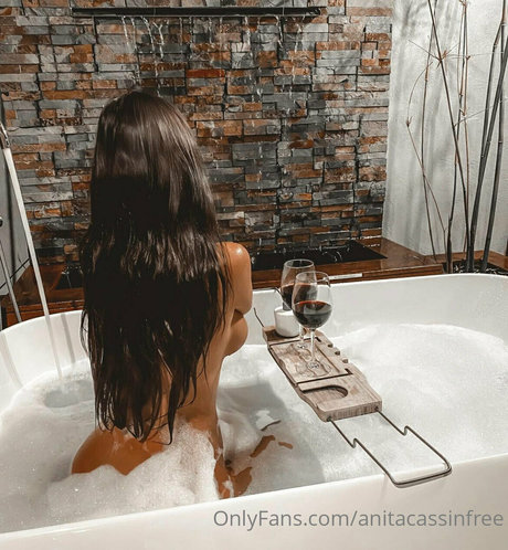 anitacassinfree beautiful model gallery