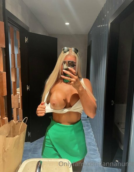 annahuntt nudes star gallery