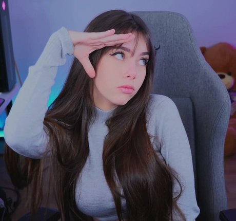 IJenz erotic actress img