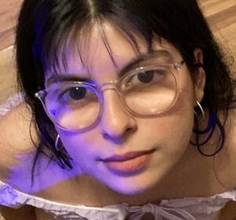 Wide Eyes sex model photos