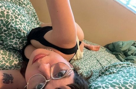 Wide Eyes model beautiful galleries