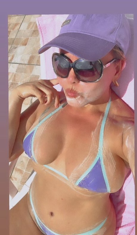 Rosangela Pantoja model exclusive photos