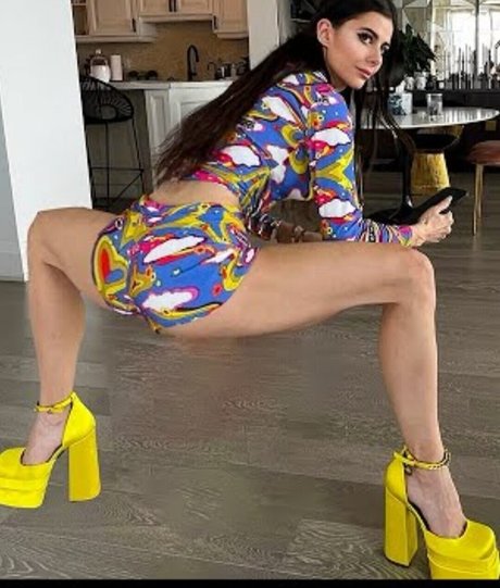 Azzyland nudes star image