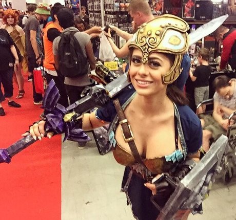 Azzyland nice actress pic