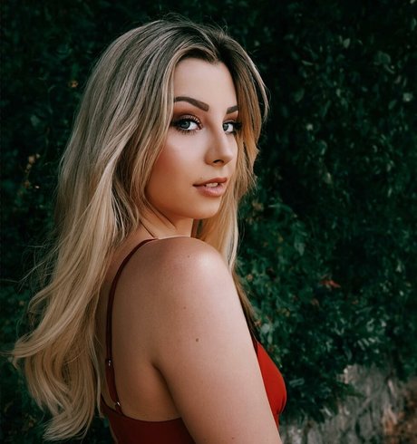 JenNyan model art image