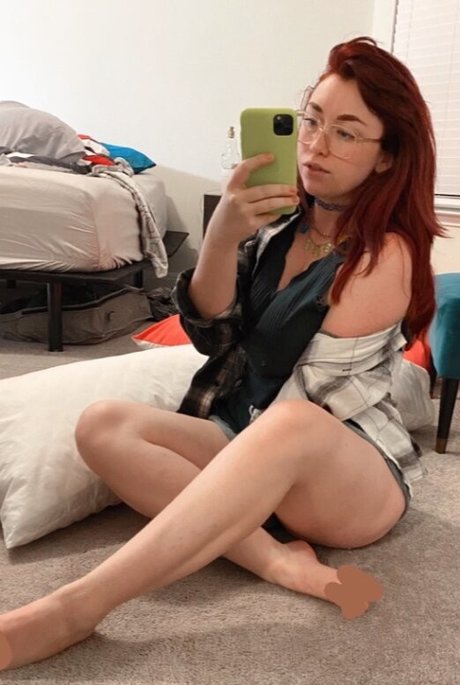 Koolysmiley model photo