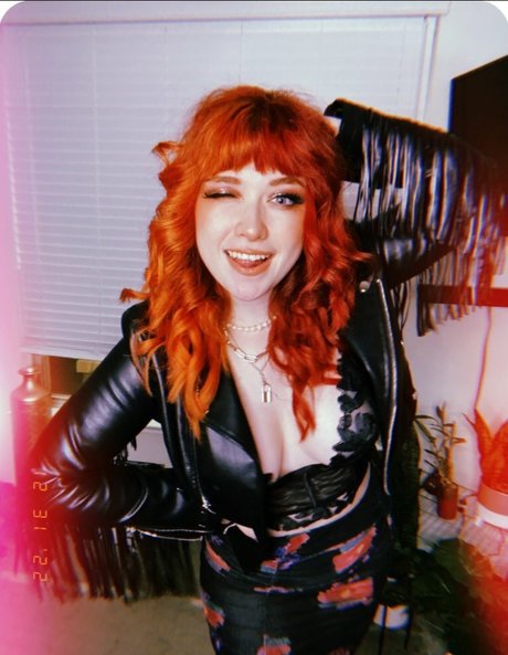 Koolysmiley sex model photo