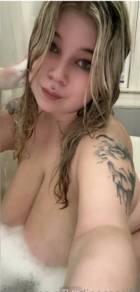 Cassosaurusrex nude pornstar pic